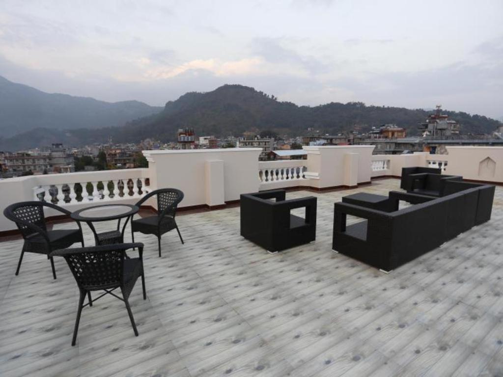 Da Yatra Courtyard Hotel & Resort Покхара Екстер'єр фото