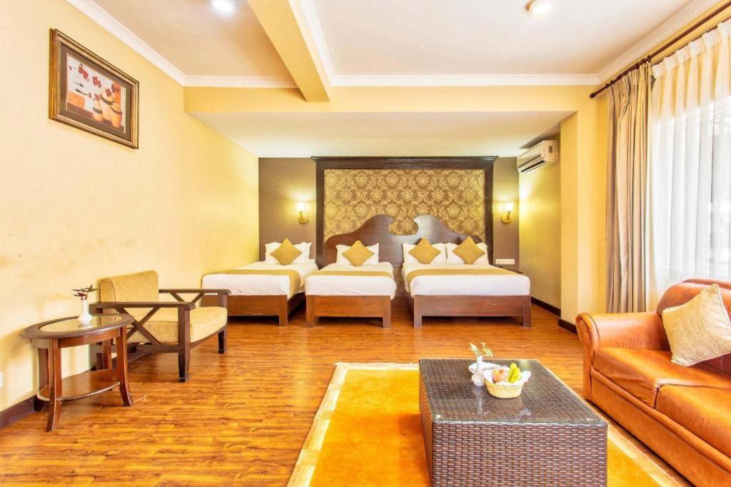 Da Yatra Courtyard Hotel & Resort Покхара Екстер'єр фото