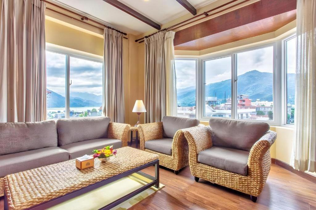 Da Yatra Courtyard Hotel & Resort Покхара Екстер'єр фото