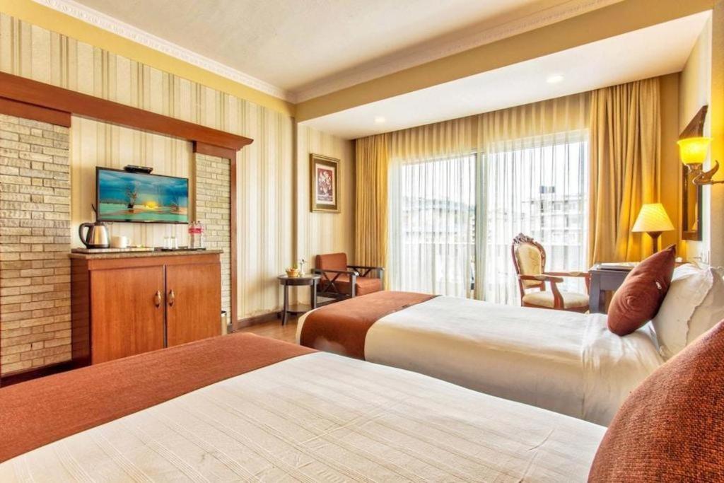 Da Yatra Courtyard Hotel & Resort Покхара Екстер'єр фото