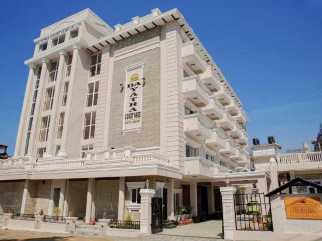 Da Yatra Courtyard Hotel & Resort Покхара Екстер'єр фото